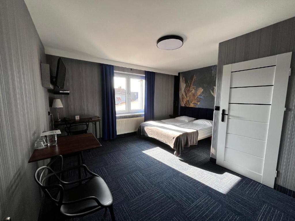 Hotel Marta Oława Extérieur photo
